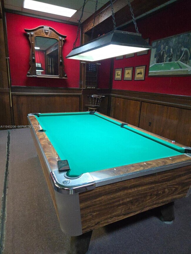 Building Photo - 1481 NE Miami Gardens Dr