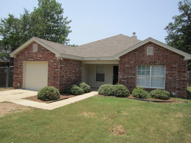 Building Photo - 2035 Echo Lake Dr
