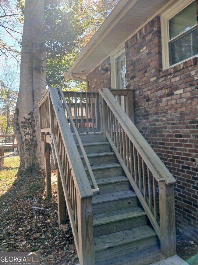 Building Photo - 1385 Linkwood Ln