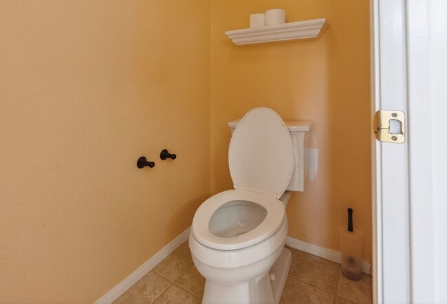 Building Photo - 10009 Kika Ct