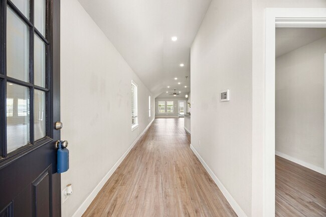 Building Photo - 21618 Coral Mist Dr