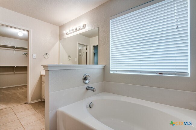 Building Photo - 1662 Sunspur Rd