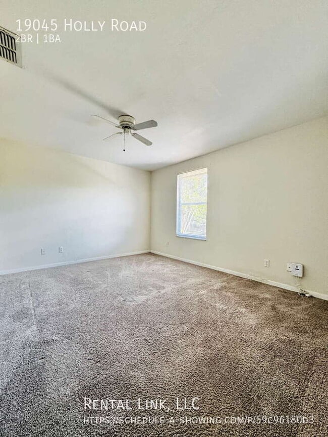 Building Photo - 19045 Holly Rd