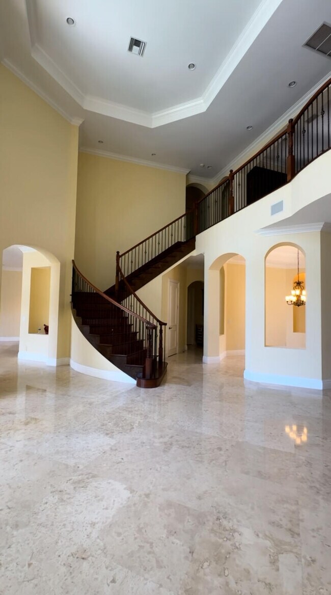 Building Photo - 9407 Bridgebrook Dr