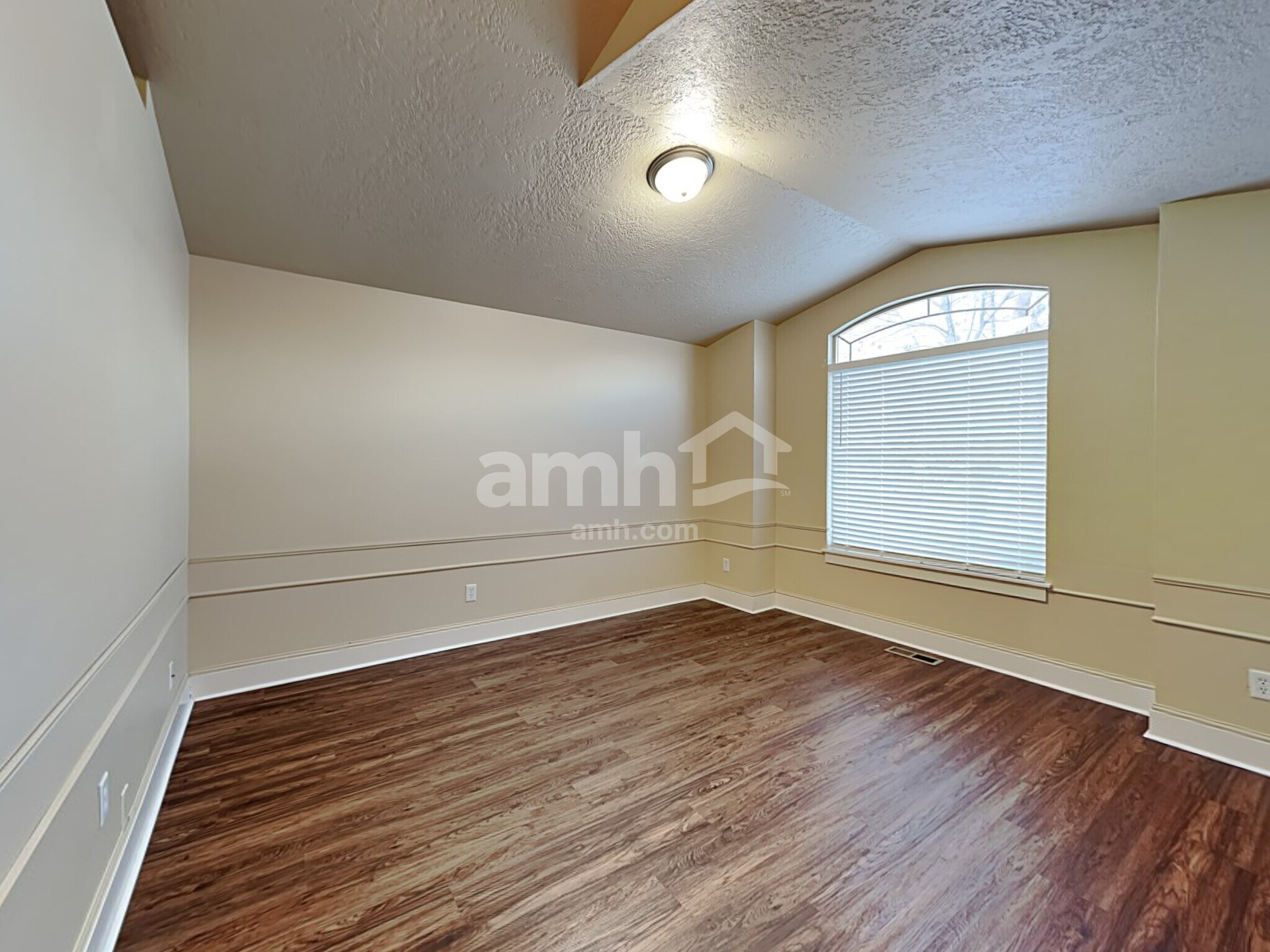 Building Photo - 9667 W Silverspring St