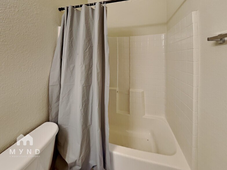 Building Photo - 5518 Spandrell Cir