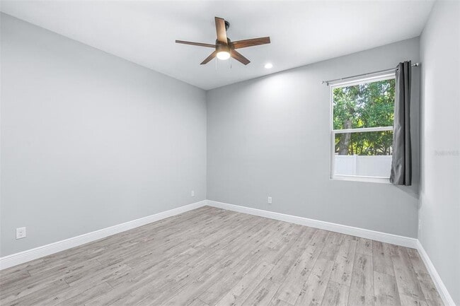 Building Photo - 1505 E North Bay St