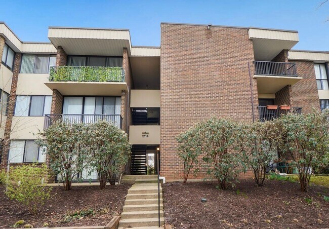 Building Photo - 2114 Bonnywood Ln