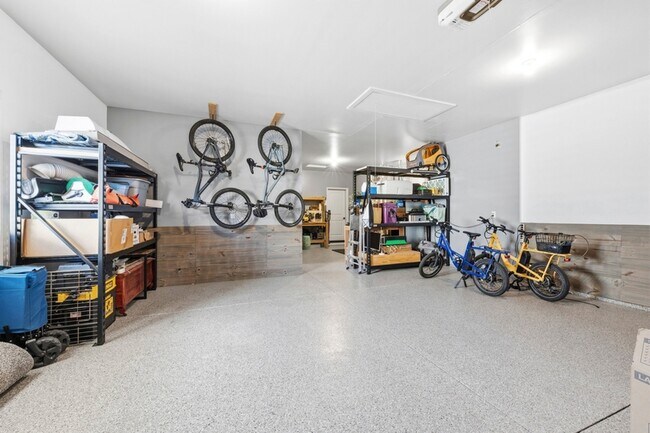 Building Photo - 5850 N Rio Lomas Ave