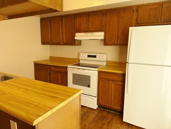 Building Photo - 505 Cross Creek Rd