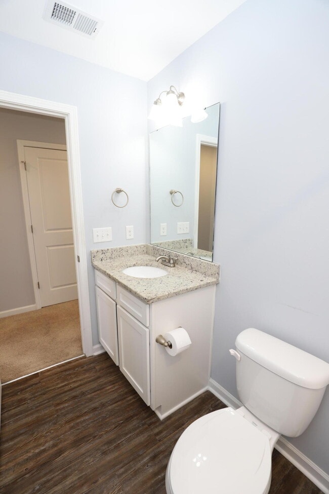 Building Photo - 1009 Providence Plantation Dr