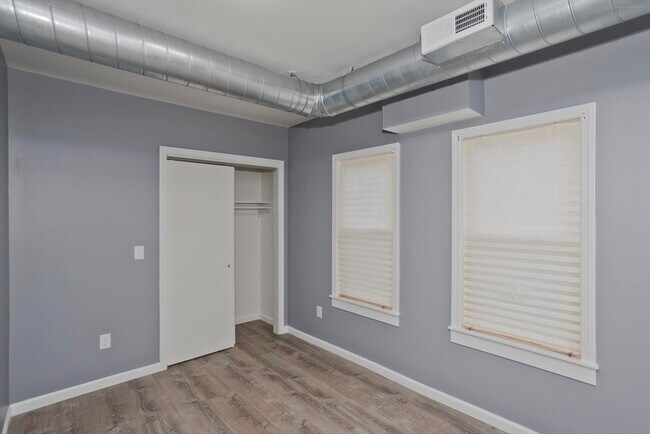 Building Photo - 27 Charbonneau Terrace