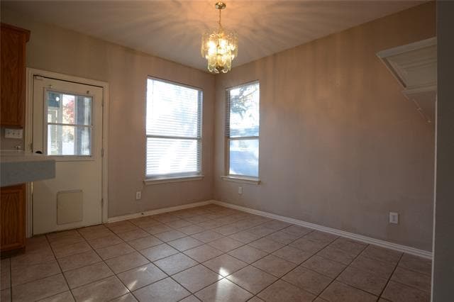 Building Photo - 1400 Oakcrest Dr