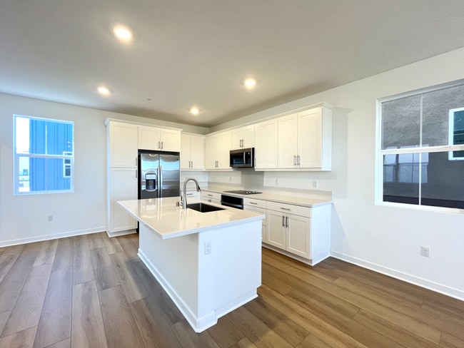 Building Photo - 3 bed, 2.5 bath in Ontario, CA!