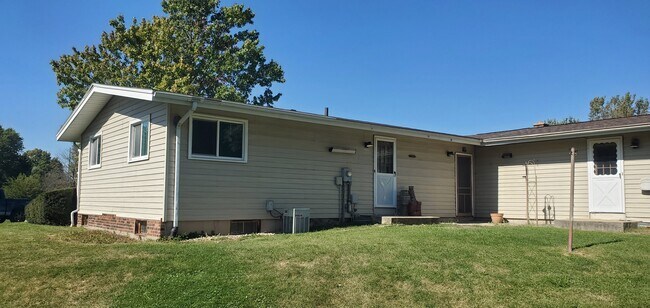 Building Photo - 1432 Willow Way