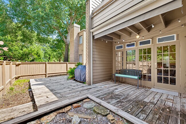 Building Photo - 1320 Chardonnay Dr