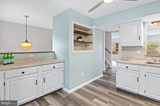 Building Photo - 689 Clearview Ave