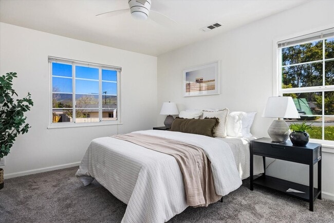 Building Photo - 191 Del Sur Way