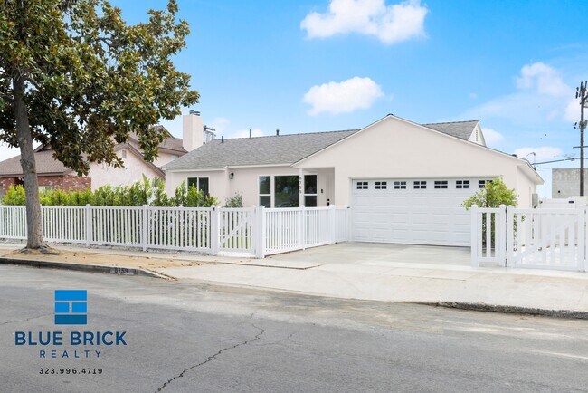 Building Photo - 8759 Snowden Ave