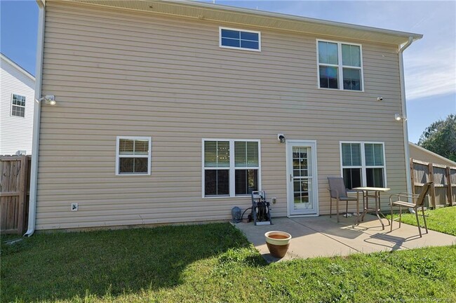 Building Photo - 1641 Mount Rainer Dr