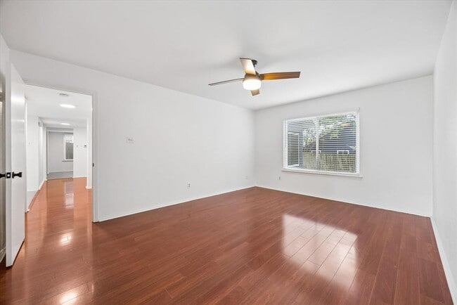 Building Photo - 2609 Monarch Dr