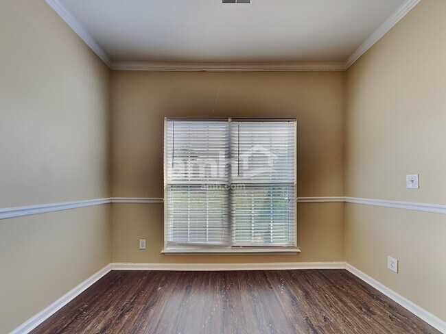 Building Photo - 503 Sparkleberry Ln