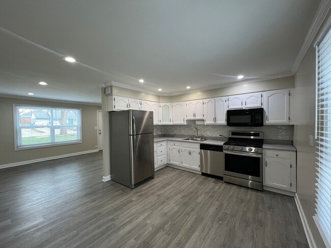 Building Photo - 206 Raupp Blvd