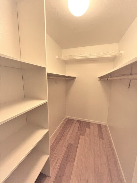 Building Photo - 1427 NE Hancock St