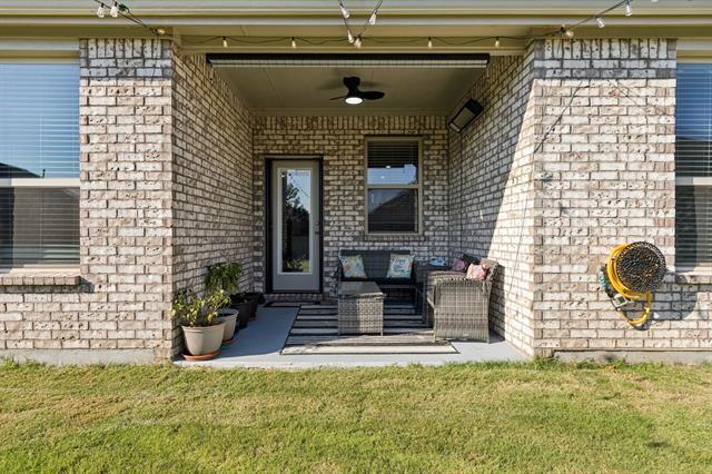 Building Photo - 11112 Canyon Oak St