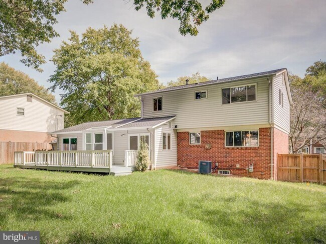 Building Photo - 6812 Landor Ln