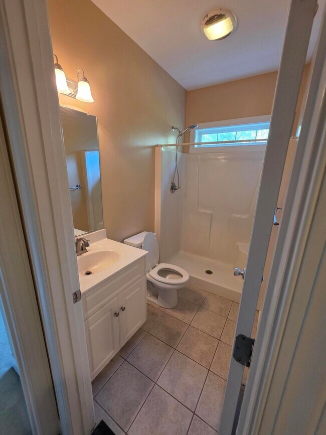 Building Photo - 306 Lochleven Ct