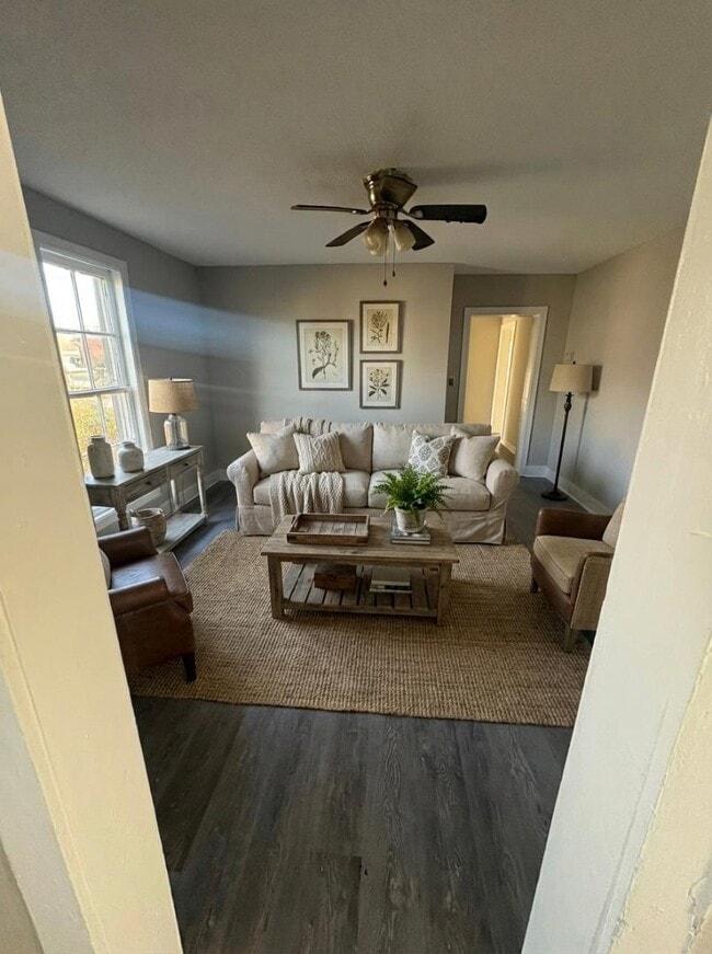 Building Photo - 406 Fisher Ferry St