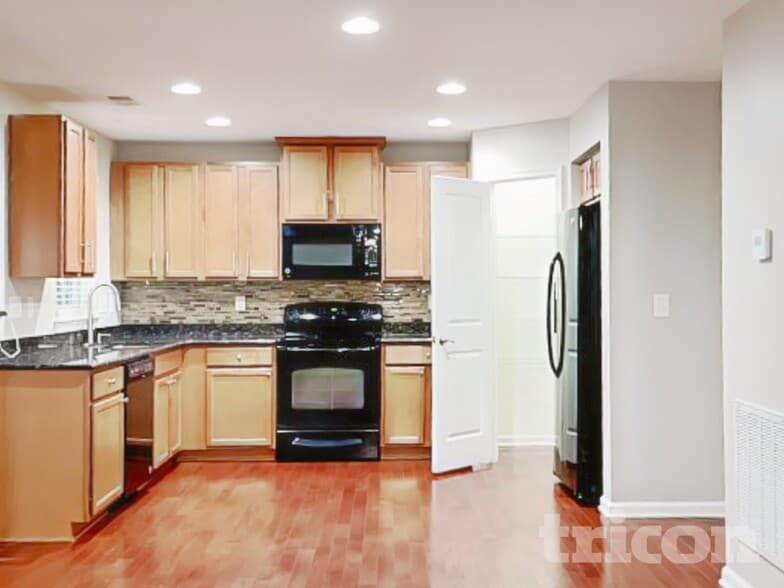 Building Photo - 7690 W Berkeley Rd