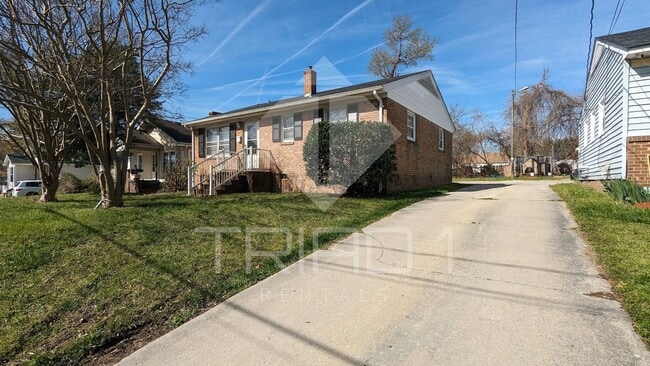 Building Photo - Renovated 3bed/1bath in Greensboro!