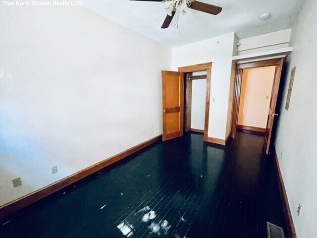 Building Photo - 300 North St