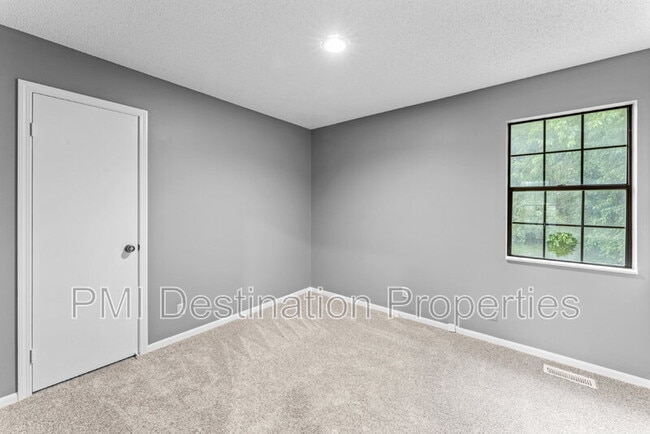 Building Photo - 16107 W 141st Terrace
