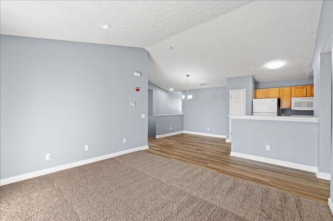 Building Photo - Cross Pointe Business Park***Walking Distance to Costco***2 Bedroom Apartment Promenade Developme...