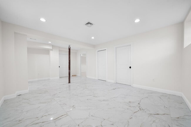 Building Photo - 653 Chestnut St