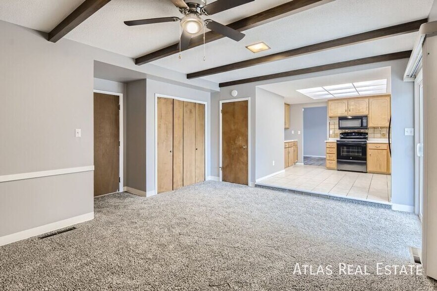 Building Photo - 2306 Zane Pl