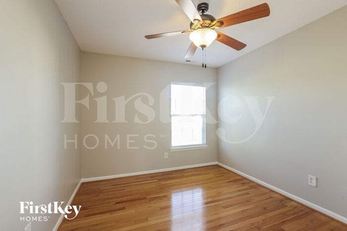 Building Photo - 5547 Mt Mansfield Rd