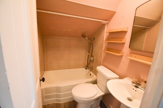 Building Photo - 19 12th St NW