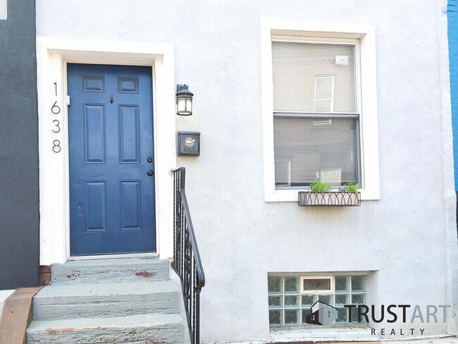 Building Photo - 3 bedroom/2 bath House in Brewerytown, Phi...