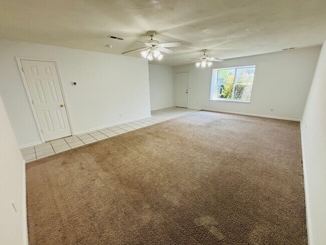 Building Photo - 317 Pheasant Run Ct