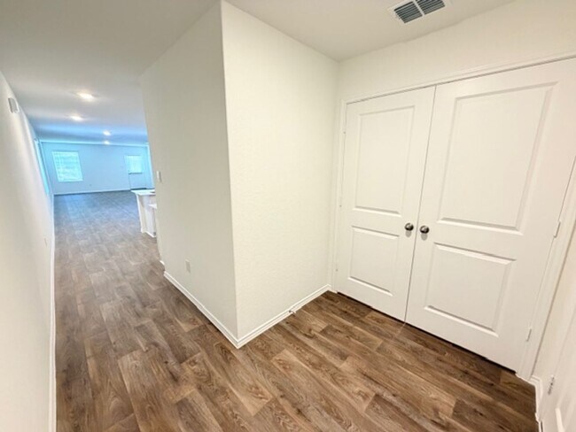 Building Photo - First Time Rental - Move In Ready 4 bedrooms - 2 year lease option