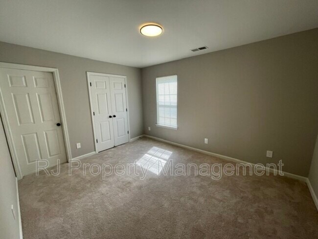 Building Photo - 6913 Snyder Rd