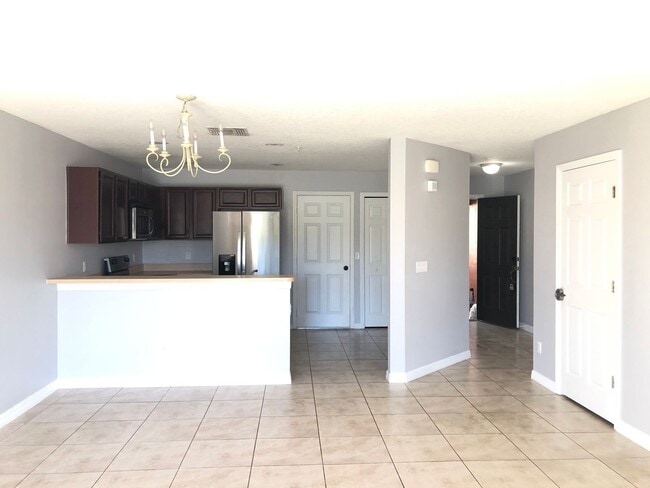Building Photo - 13492 Applerose Ln