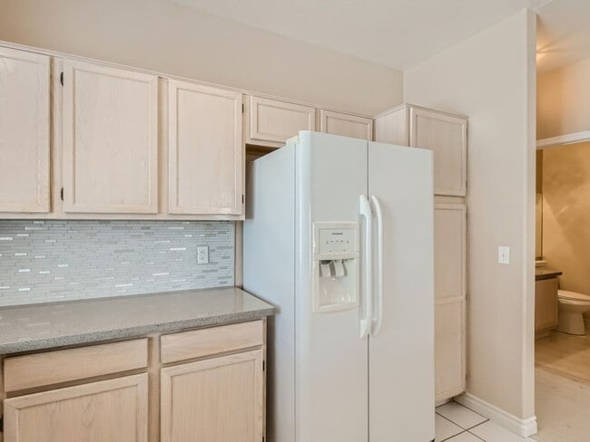 Building Photo - AMAZING COMPLETELY REMODELED CONDO IN NW