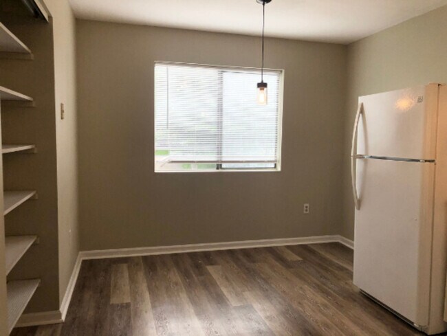 Building Photo - 1722 Hunters Trail