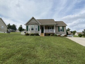 Building Photo - 3 bed/2 bath home in Cul-de-sac