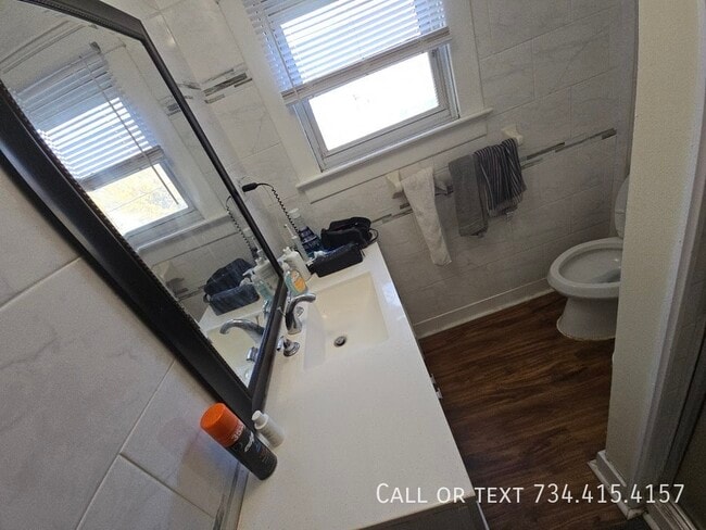 Building Photo - 502 Benjamin St